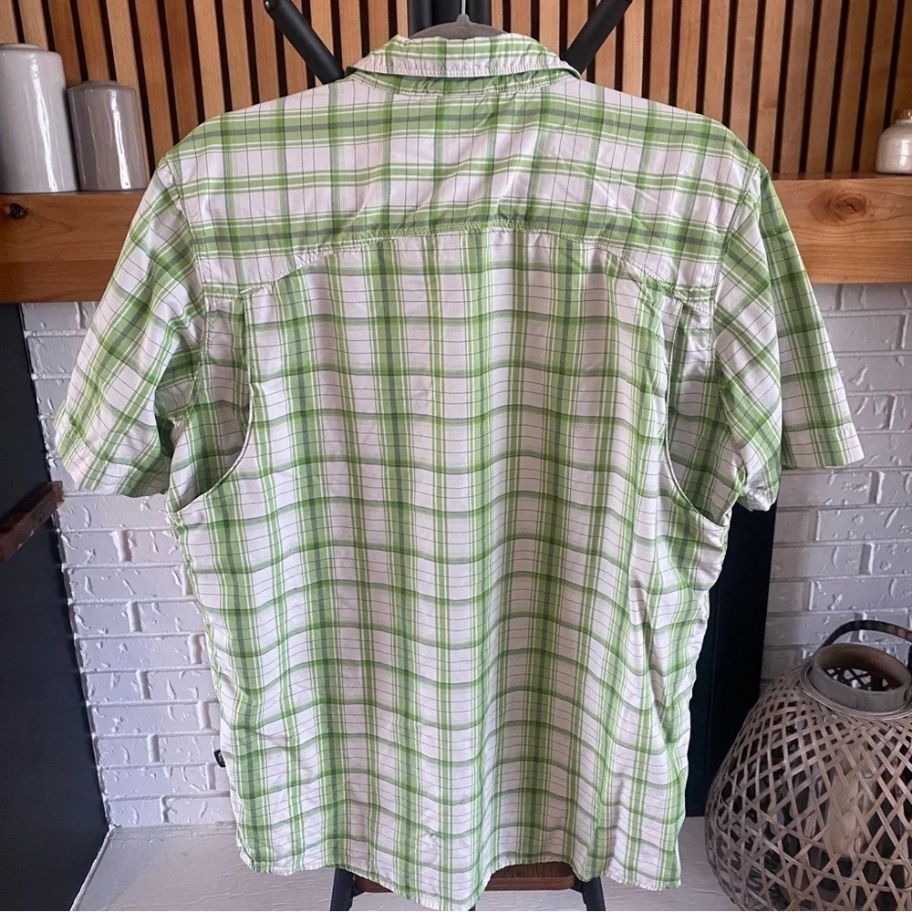 *2/$15* The North Face Men’s Button Down T-Shirt
